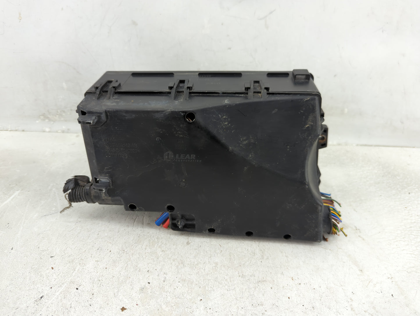 2013-2016 Ford Escape Fusebox Fuse Box Panel Relay Module P/N:AV6T-14A142-AB AV6T-14A076-AB Fits Fits 2013 2014 2015 2016 OE