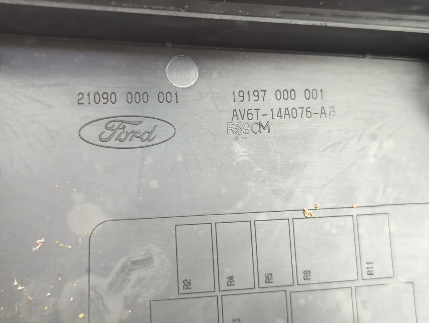 2013-2016 Ford Escape Fusebox Fuse Box Panel Relay Module P/N:AV6T-14A142-AB AV6T-14A076-AB Fits Fits 2013 2014 2015 2016 OE