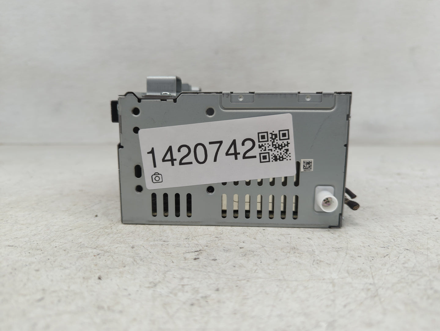 2013-2015 Ford Escape Radio AM FM Cd Player Receiver Replacement P/N:CJ5T-19C107-BH Fits Fits 2013 2014 2015 OEM Used Auto P