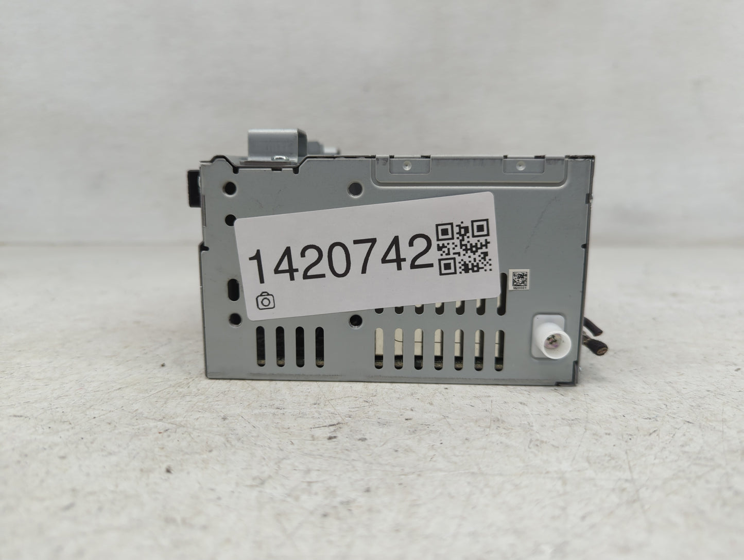 2013-2015 Ford Escape Radio AM FM Cd Player Receiver Replacement P/N:CJ5T-19C107-BH Fits Fits 2013 2014 2015 OEM Used Auto P