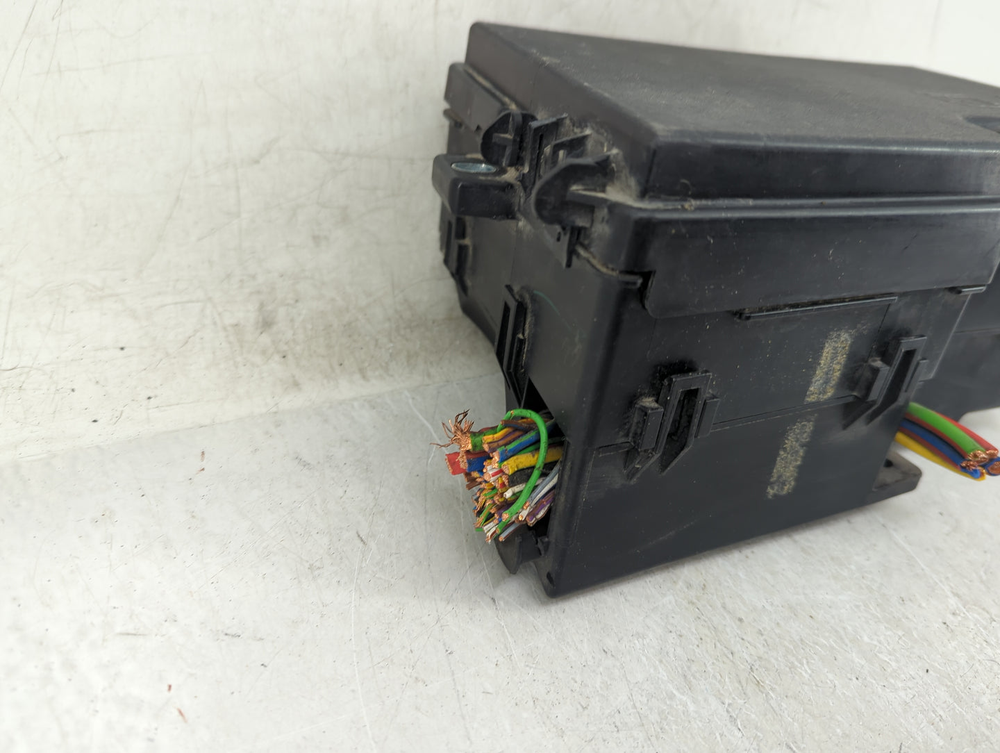 2013-2016 Ford Escape Fusebox Fuse Box Panel Relay Module P/N:AV6T-14A142-AB Fits Fits 2013 2014 2015 2016 OEM Used Auto Par
