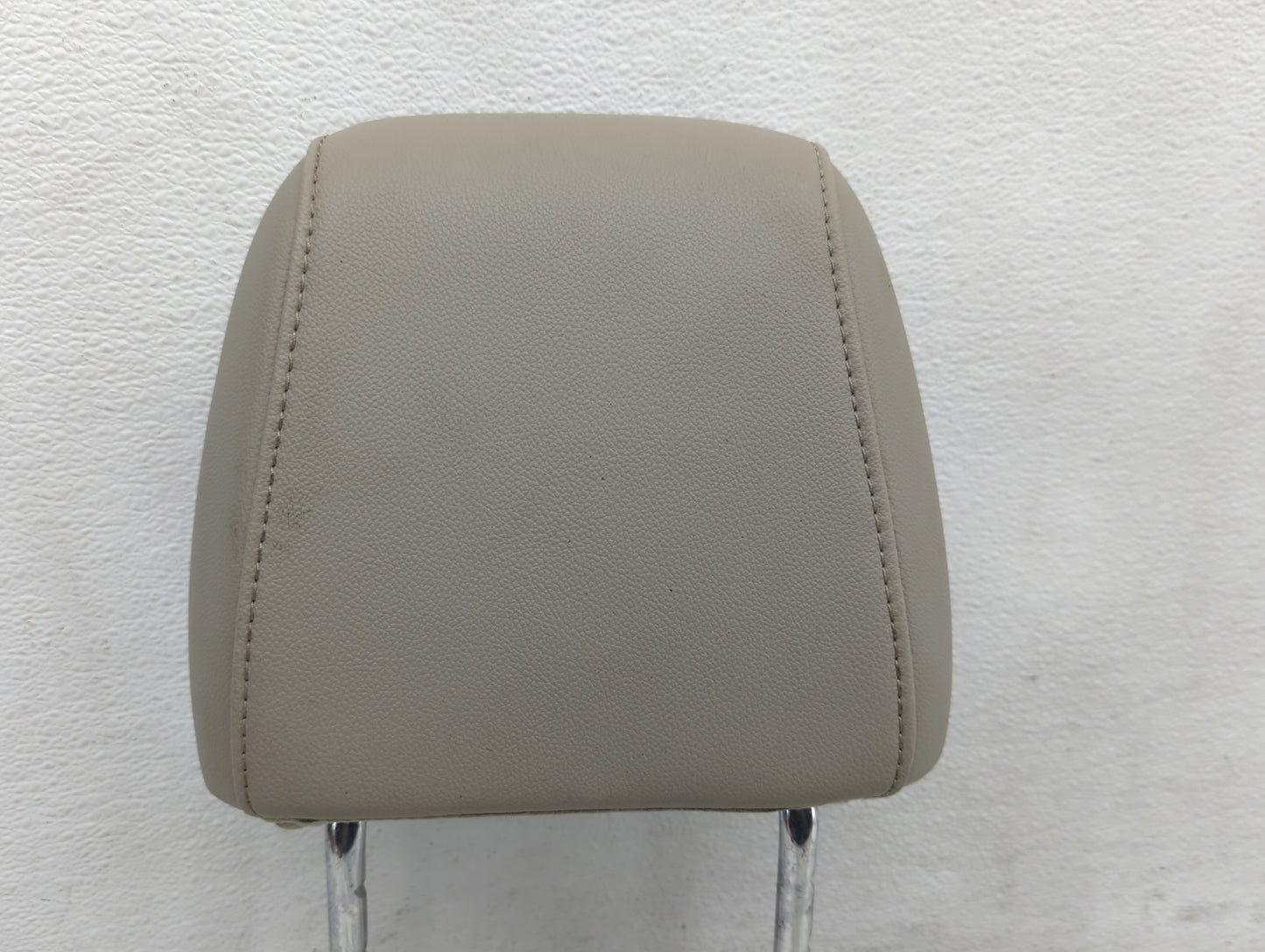 2013-2015 Ford Escape Headrest Head Rest Front Driver Passenger Seat Fits Fits 2013 2014 2015 OEM Used Auto Parts - Oemuseda