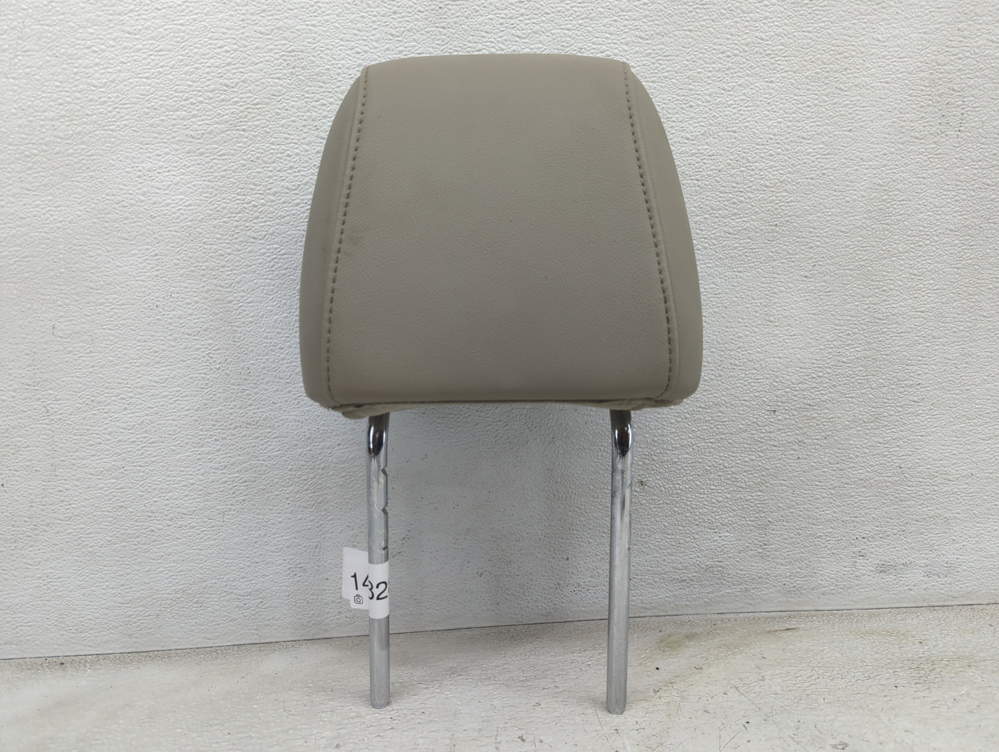 2013-2015 Ford Escape Headrest Head Rest Front Driver Passenger Seat Fits Fits 2013 2014 2015 OEM Used Auto Parts - Oemuseda