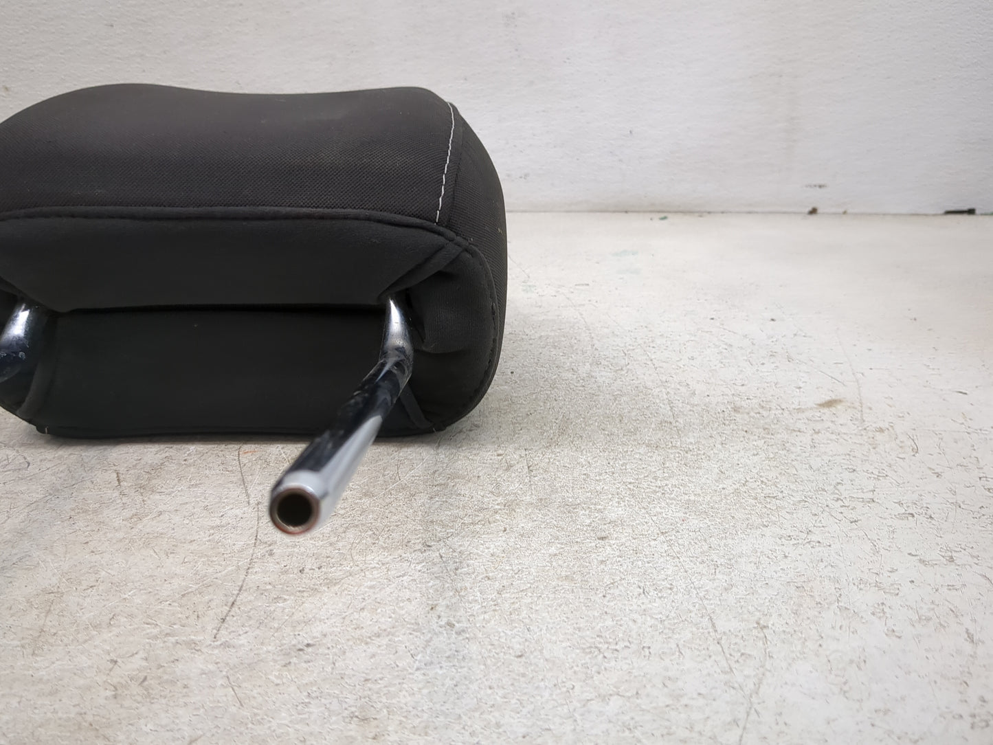 2013-2015 Ford Escape Headrest Head Rest Front Driver Passenger Seat - Oemusedautoparts1.com