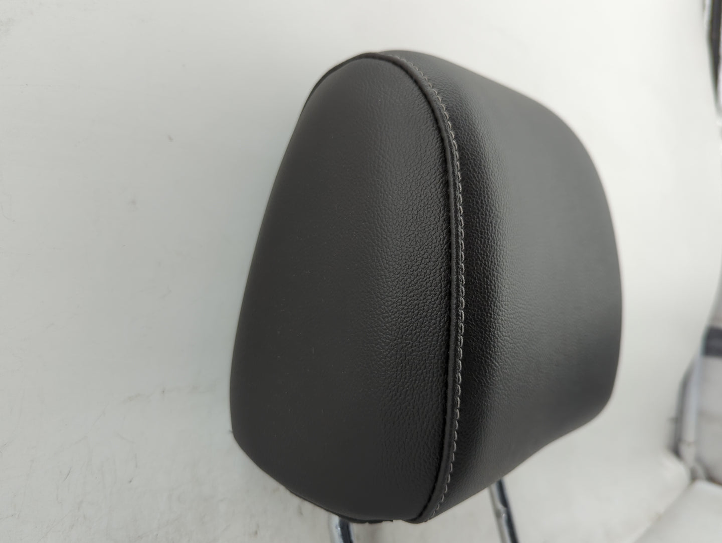 2014 Ford Escape Headrest Head Rest Front Driver Passenger Seat Fits OEM Used Auto Parts - Oemusedautoparts1.com