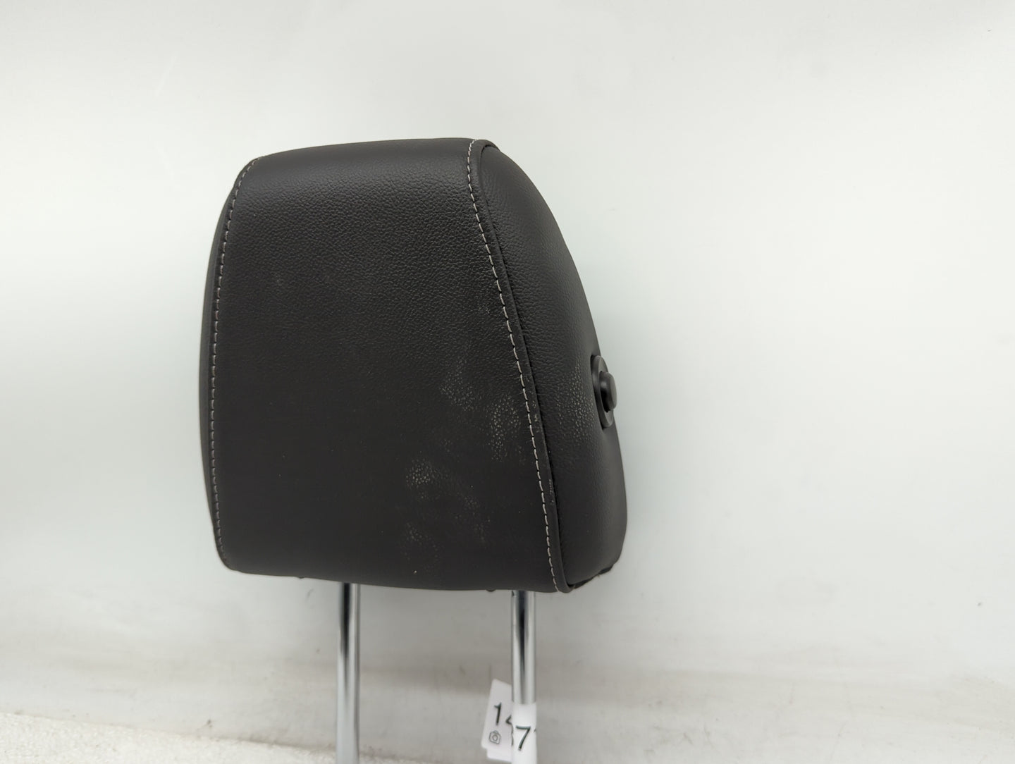 2013-2015 Ford Escape Headrest Head Rest Rear Seat Fits Fits 2013 2014 2015 OEM Used Auto Parts - Oemusedautoparts1.com
