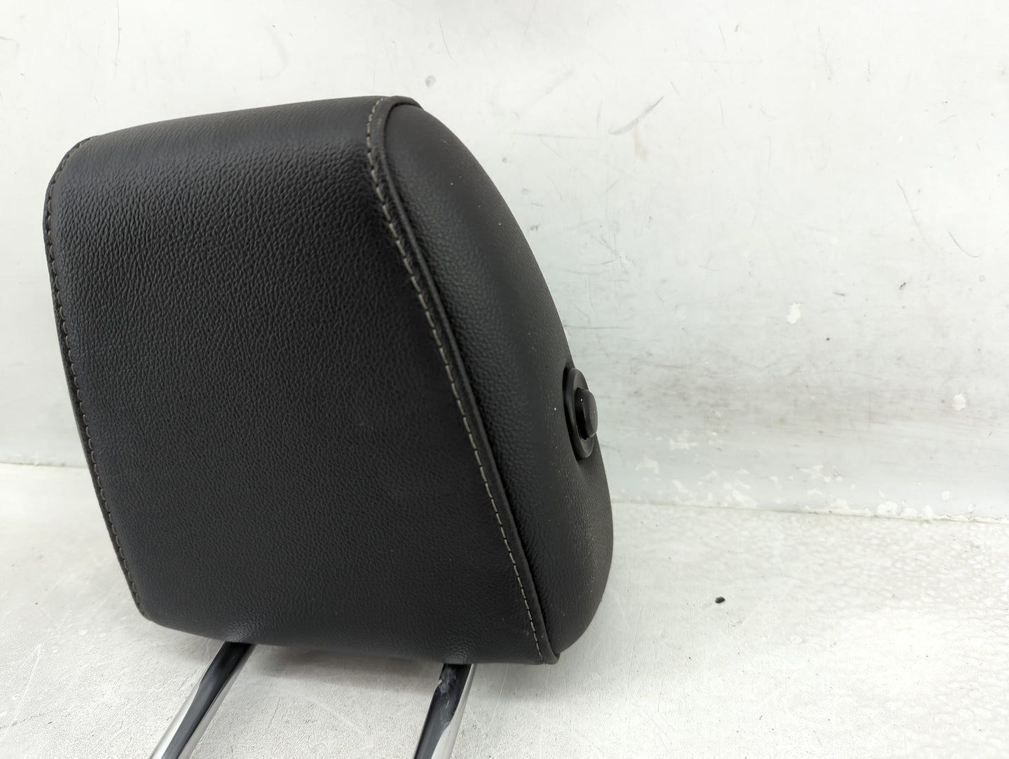 2013-2015 Ford Escape Headrest Head Rest Rear Seat Fits Fits 2013 2014 2015 OEM Used Auto Parts - Oemusedautoparts1.com