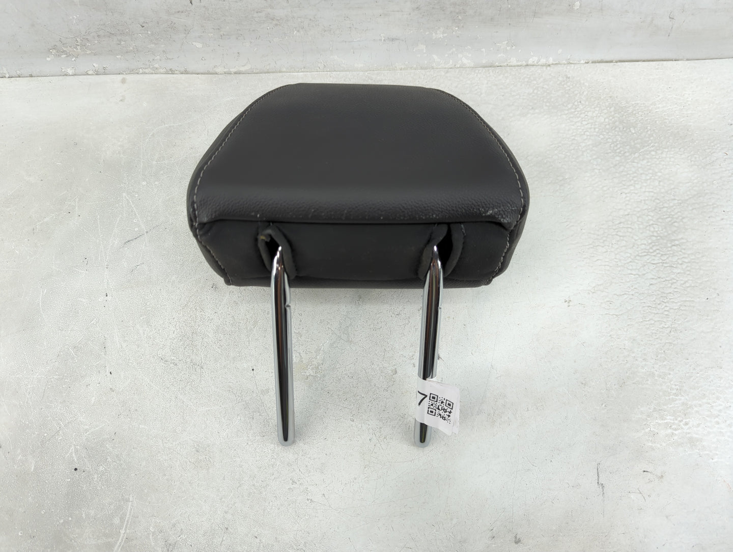 2013-2015 Ford Escape Headrest Head Rest Rear Seat Fits Fits 2013 2014 2015 OEM Used Auto Parts - Oemusedautoparts1.com