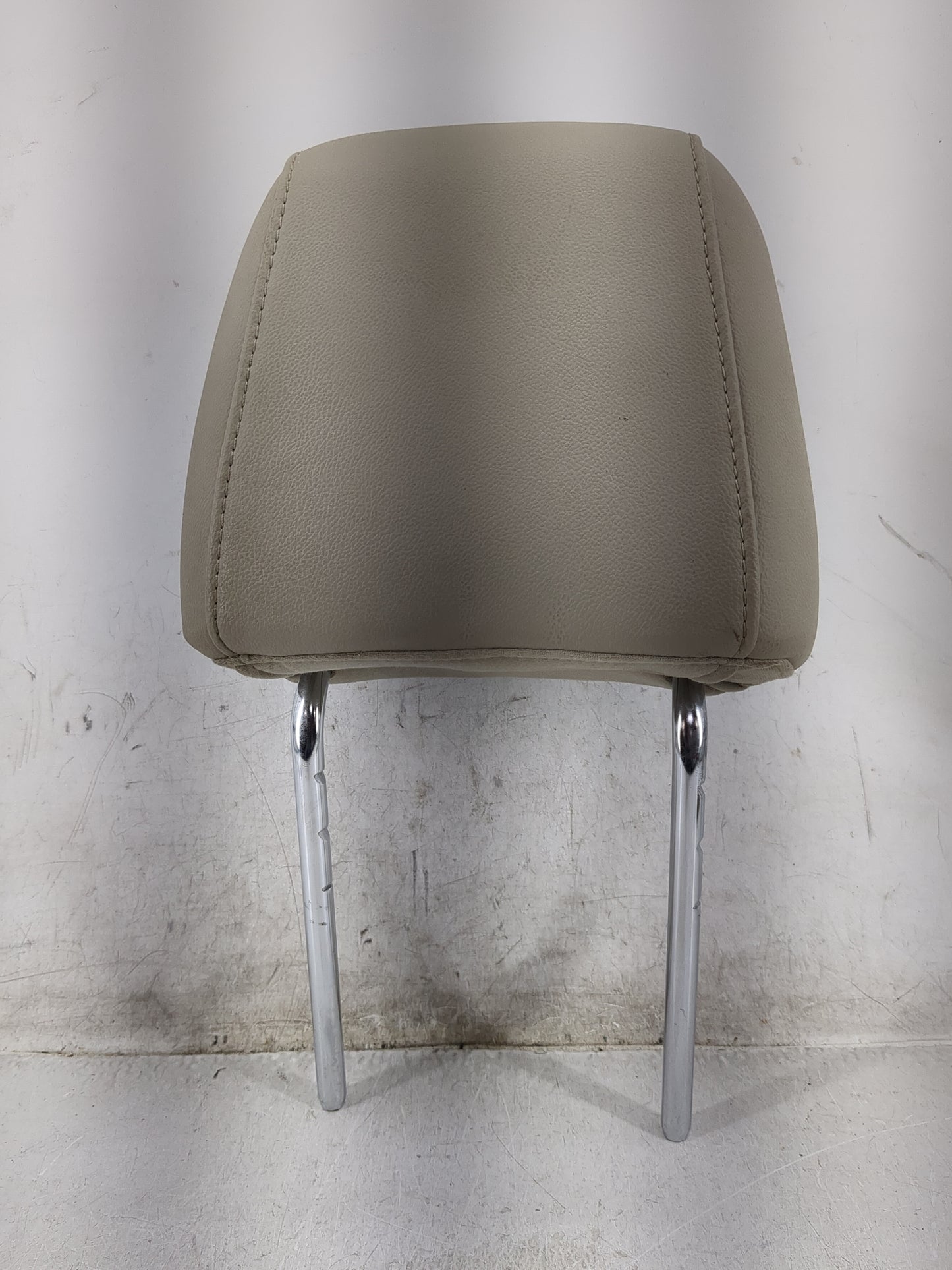 2013-2015 Ford Escape Headrest Head Rest Front Driver Passenger Seat - Oemusedautoparts1.com