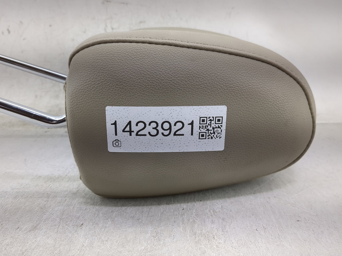 2013-2015 Ford Escape Headrest Head Rest Front Driver Passenger Seat - Oemusedautoparts1.com
