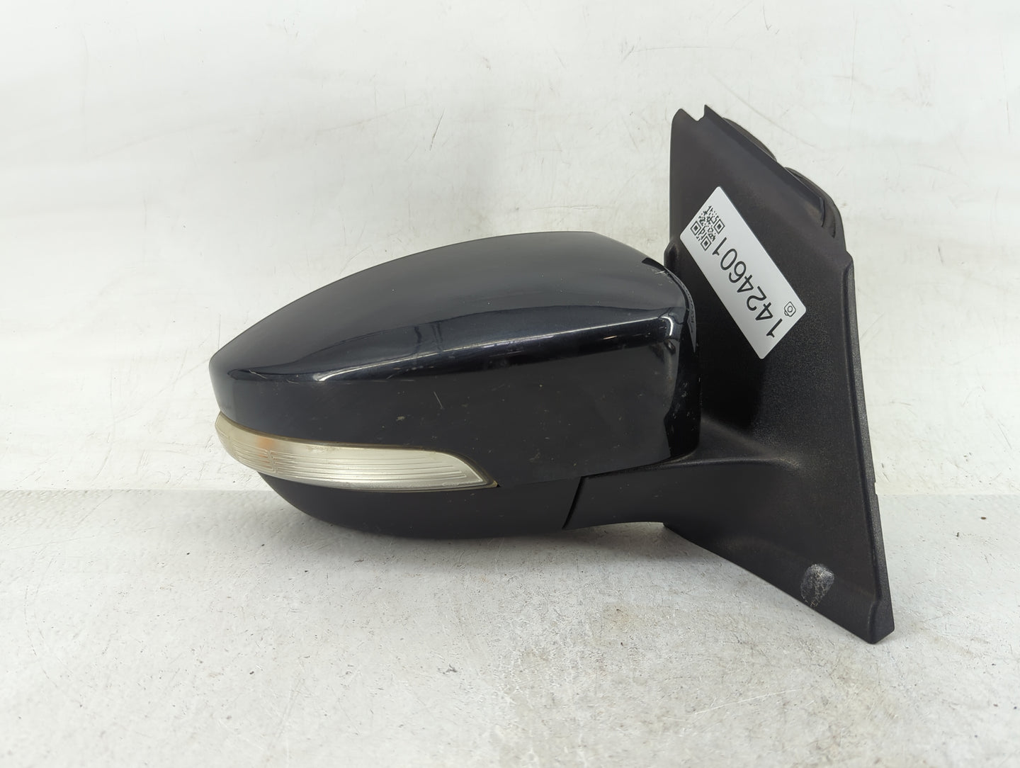 2013-2016 Ford Escape Passenger Side View Mirror - Right Door Mirror OEM Used - Oemusedautoparts1.com