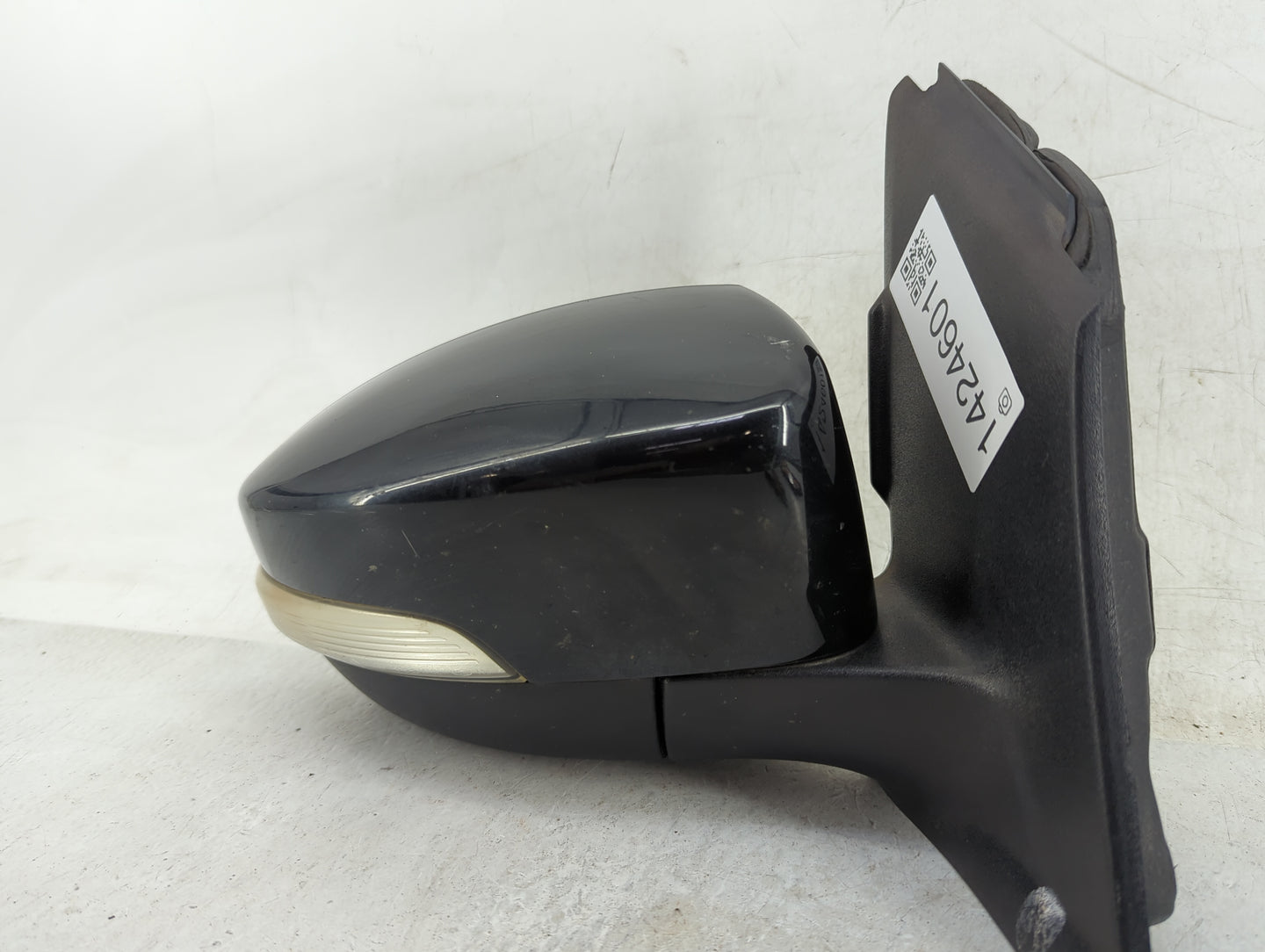 2013-2016 Ford Escape Passenger Side View Mirror - Right Door Mirror OEM Used - Oemusedautoparts1.com