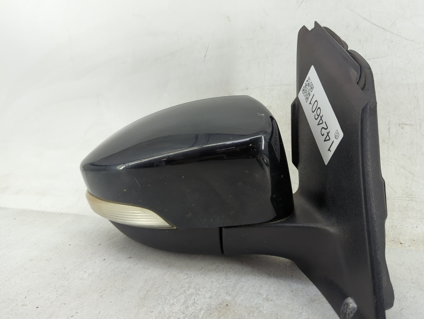 2013-2016 Ford Escape Passenger Side View Mirror - Right Door Mirror OEM Used - Oemusedautoparts1.com