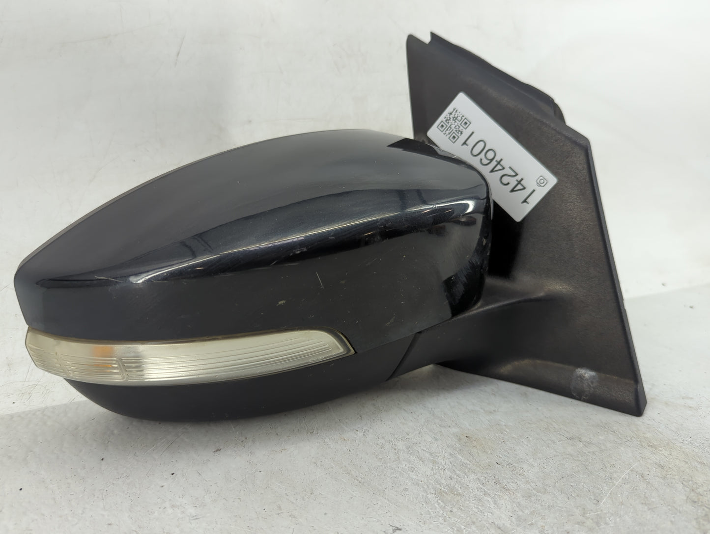 2013-2016 Ford Escape Passenger Side View Mirror - Right Door Mirror OEM Used - Oemusedautoparts1.com