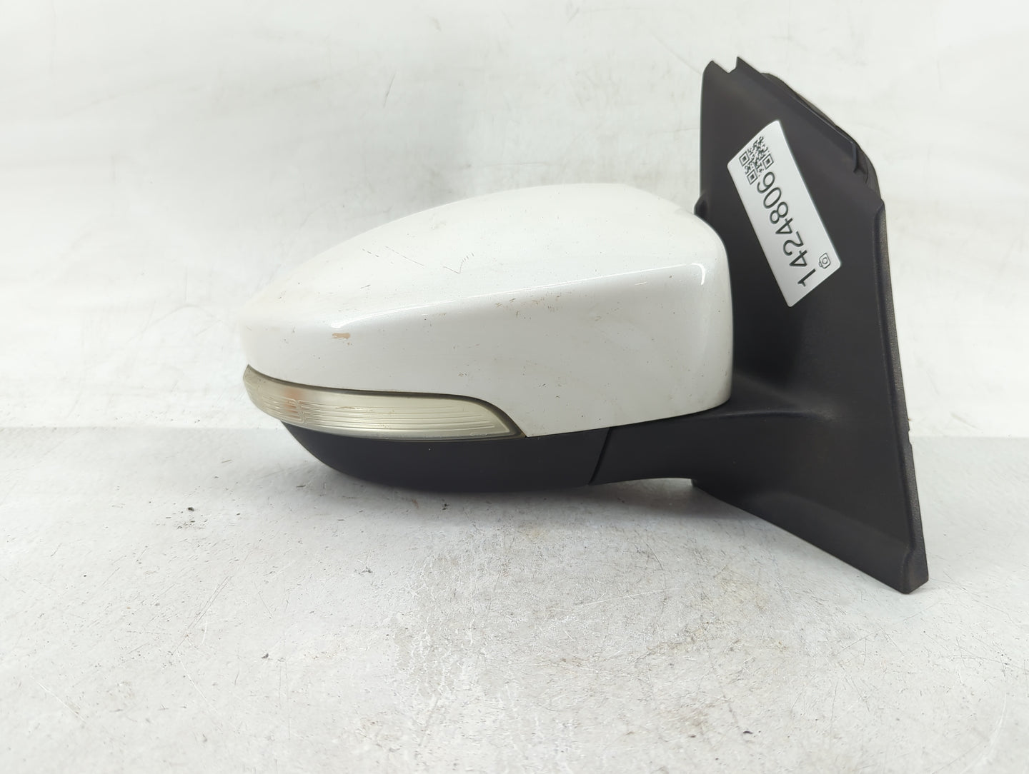 2013-2016 Ford Escape Passenger Side View Mirror - Right Door Mirror OEM Used - Oemusedautoparts1.com