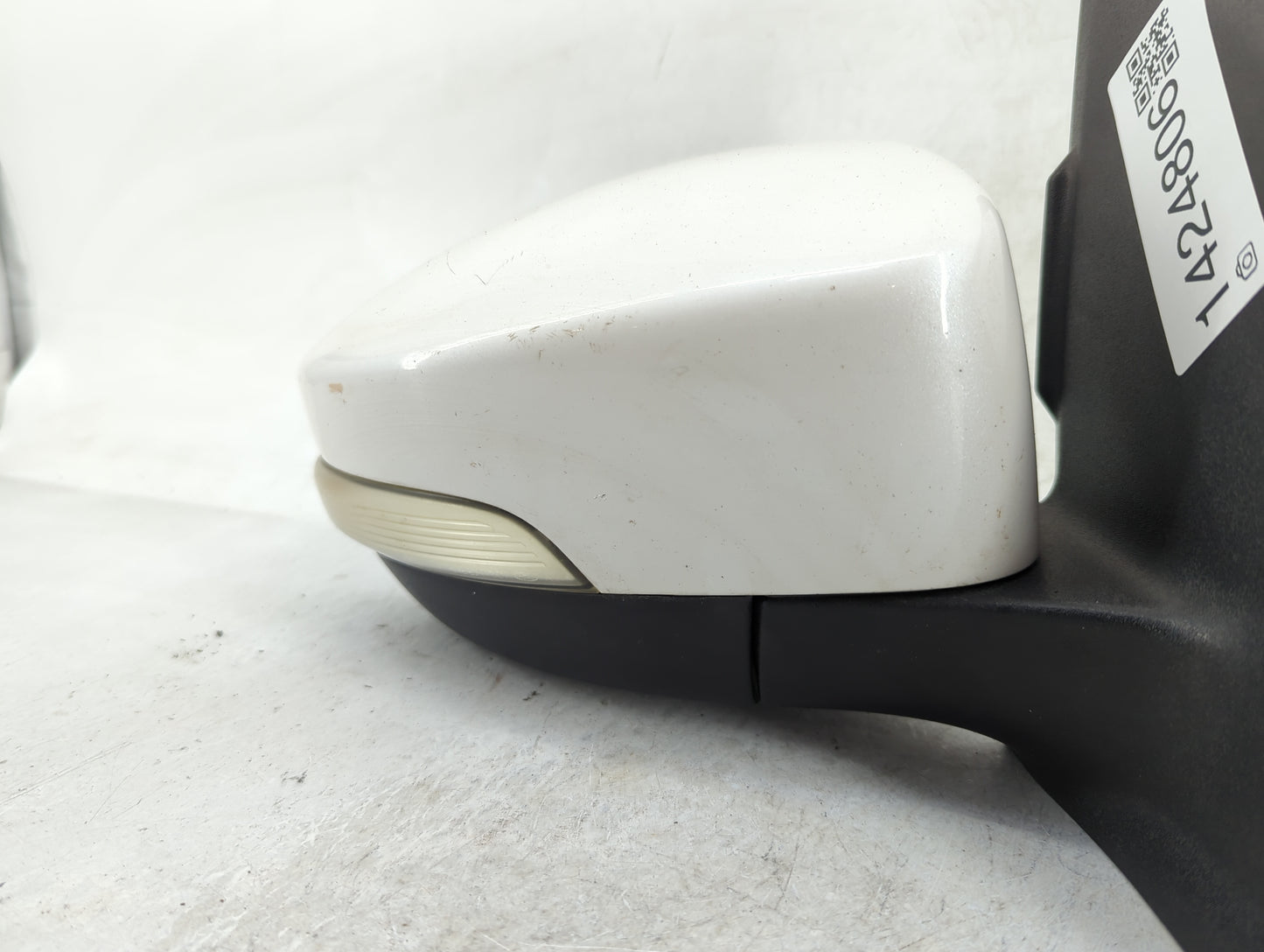 2013-2016 Ford Escape Passenger Side View Mirror - Right Door Mirror OEM Used - Oemusedautoparts1.com