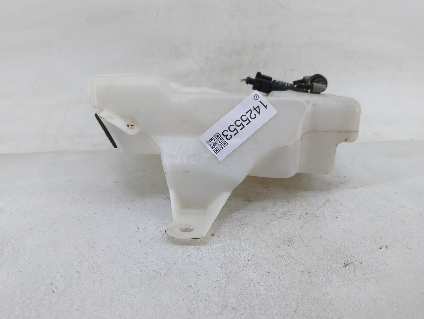 2013-2014 Ford Escape Windshield Washer Fluid Reservoir Bottle Oem - Oemusedautoparts1.com