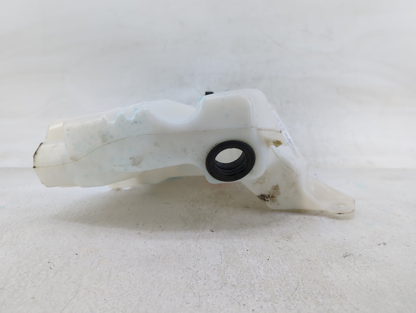 2013-2014 Ford Escape Windshield Washer Fluid Reservoir Bottle Oem - Oemusedautoparts1.com