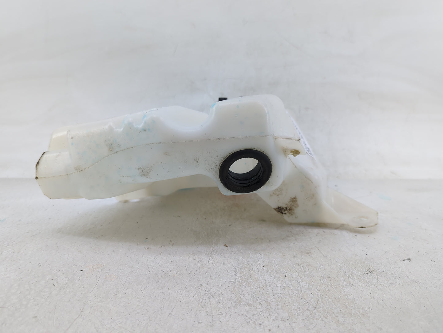 2013-2014 Ford Escape Windshield Washer Fluid Reservoir Bottle Oem - Oemusedautoparts1.com