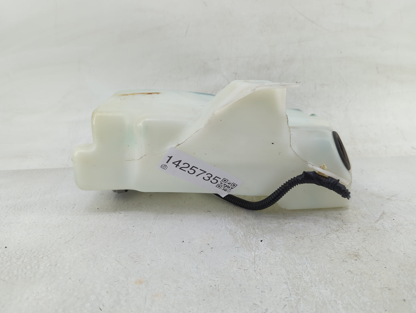 2013-2014 Ford Escape Windshield Washer Fluid Reservoir Bottle Oem - Oemusedautoparts1.com