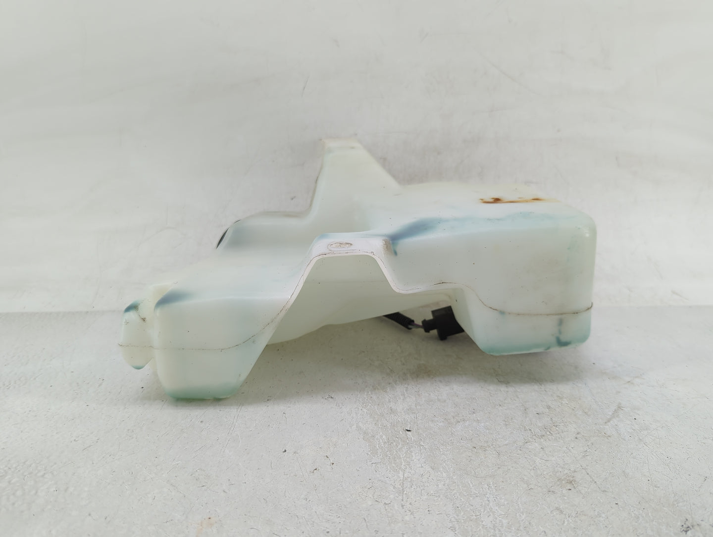 2013-2014 Ford Escape Windshield Washer Fluid Reservoir Bottle Oem - Oemusedautoparts1.com
