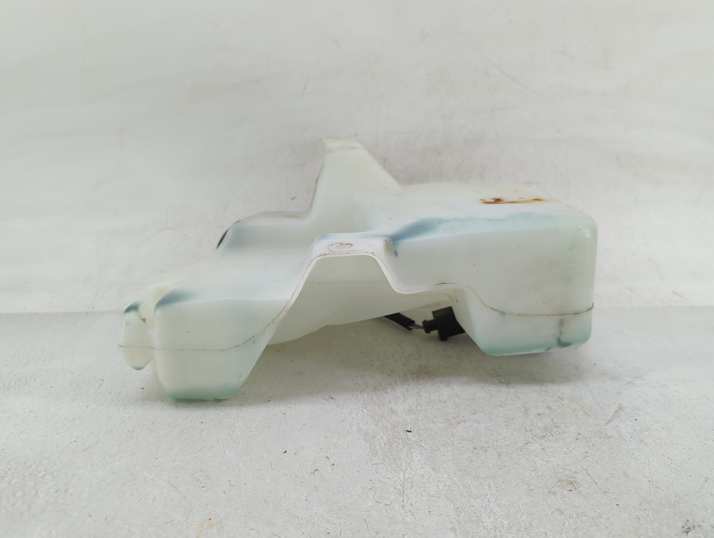 2013-2014 Ford Escape Windshield Washer Fluid Reservoir Bottle Oem - Oemusedautoparts1.com