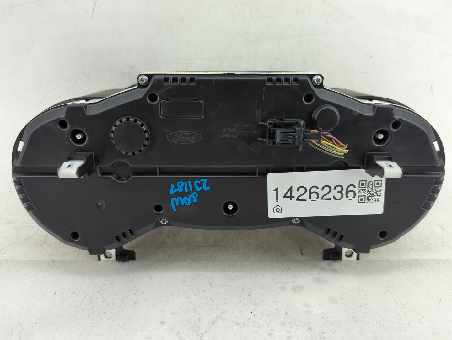 2013-2014 Ford Escape Instrument Cluster Speedometer Gauges P/N:VPCL8F-10894-B Fits Fits 2013 2014 OEM Used Auto Parts - Oem