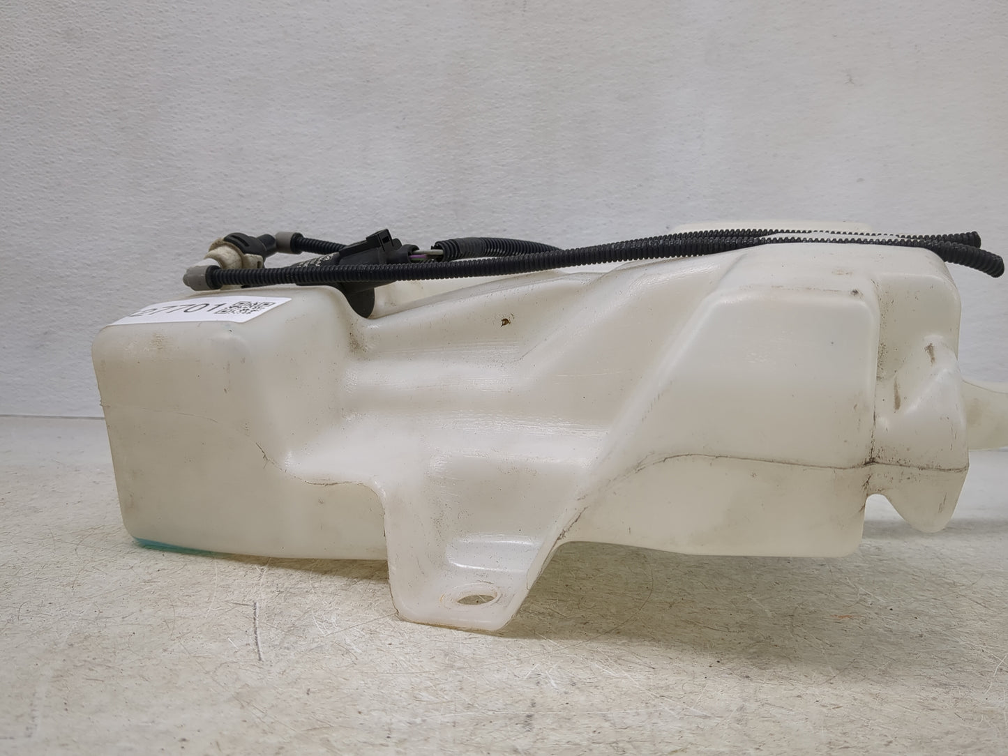 2013-2014 Ford Escape Windshield Washer Fluid Reservoir Bottle Oem - Oemusedautoparts1.com