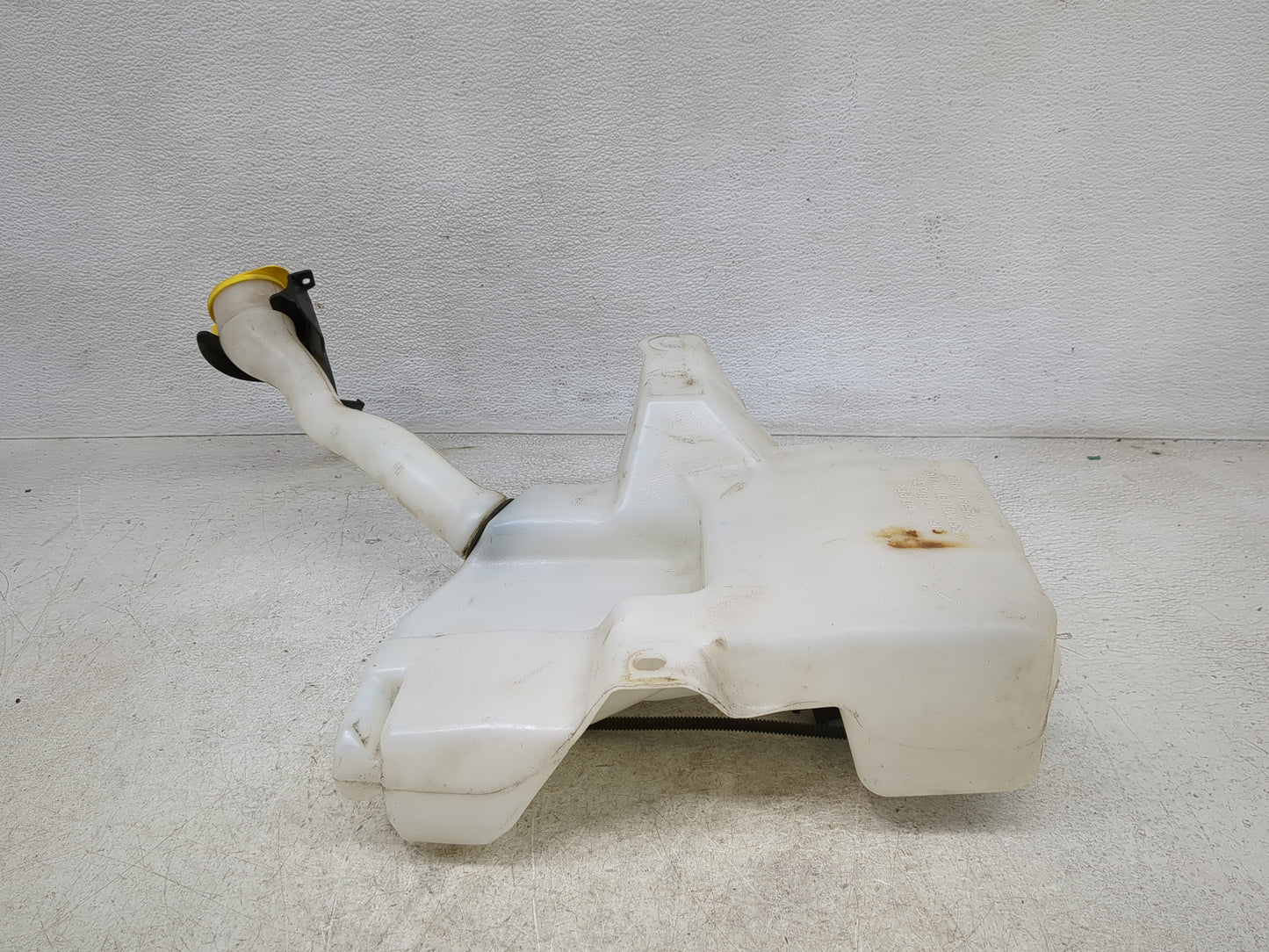 2013-2014 Ford Escape Windshield Washer Fluid Reservoir Bottle Oem - Oemusedautoparts1.com