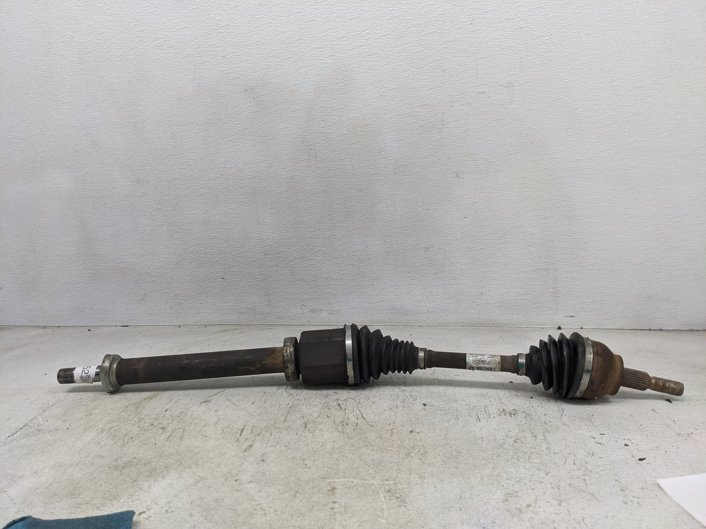 2013-2019 Ford Escape Axle Shaft Front Passenger Cv C/v - Oemusedautoparts1.com