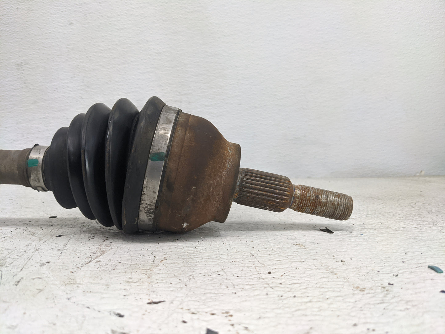 2013-2019 Ford Escape Axle Shaft Front Passenger Cv C/v - Oemusedautoparts1.com