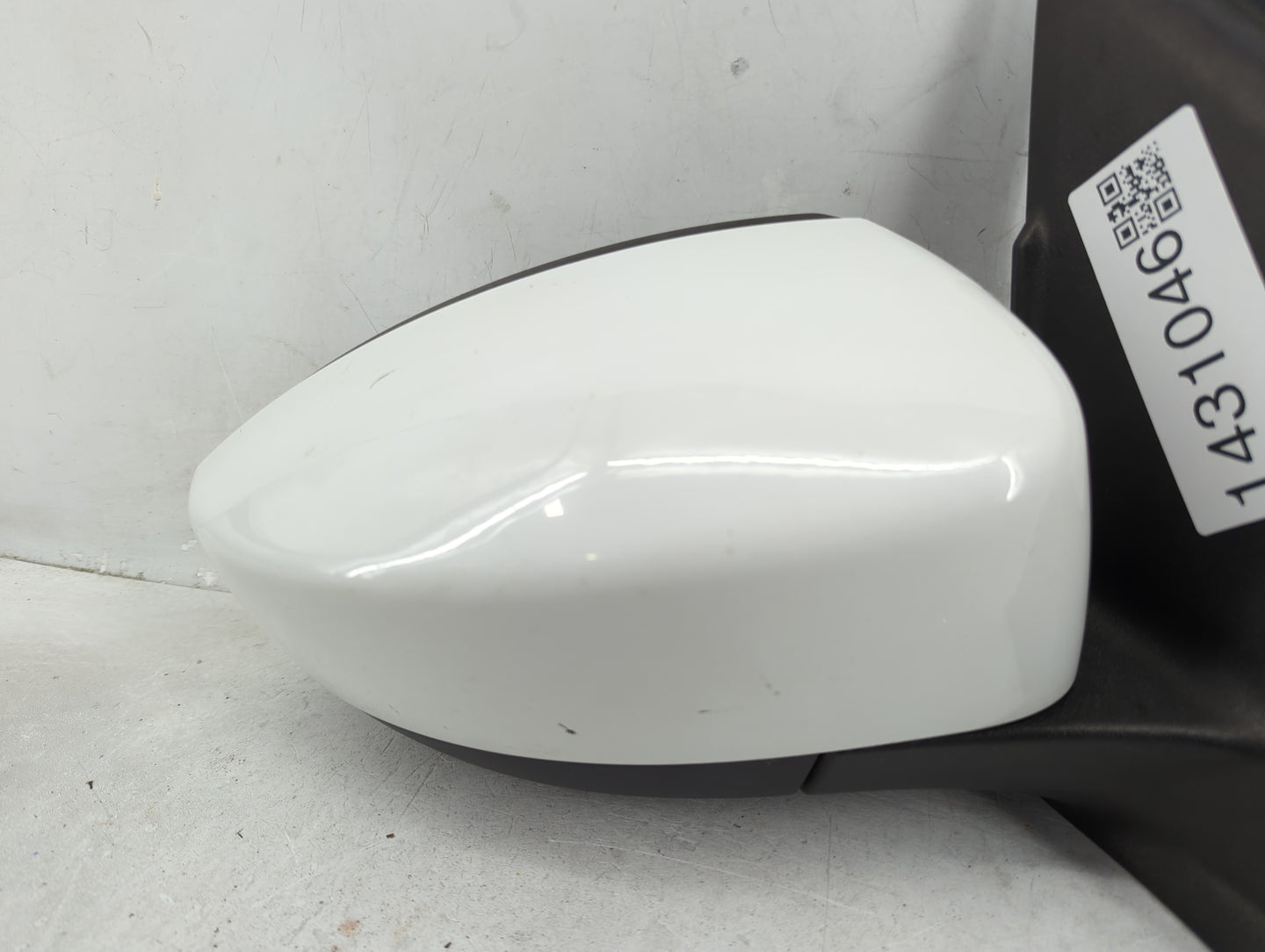 2013-2016 Ford Escape Driver Side View Mirror - Left Door Mirror OEM Used - Oemusedautoparts1.com