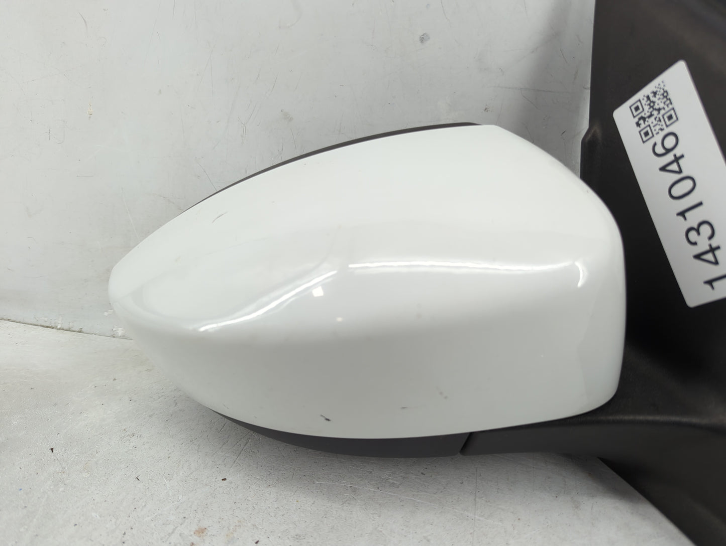 2013-2016 Ford Escape Driver Side View Mirror - Left Door Mirror OEM Used - Oemusedautoparts1.com