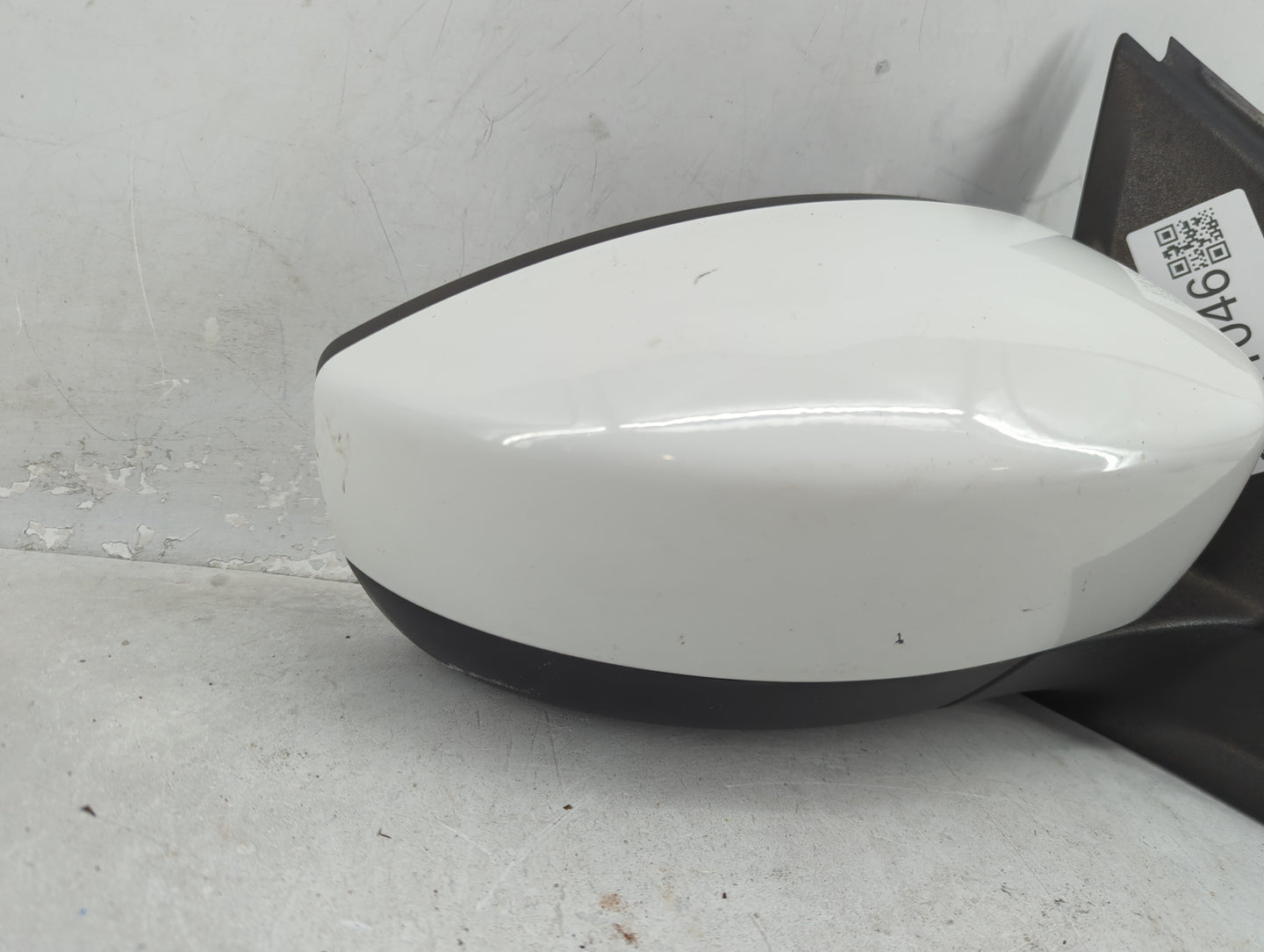 2013-2016 Ford Escape Driver Side View Mirror - Left Door Mirror OEM Used - Oemusedautoparts1.com