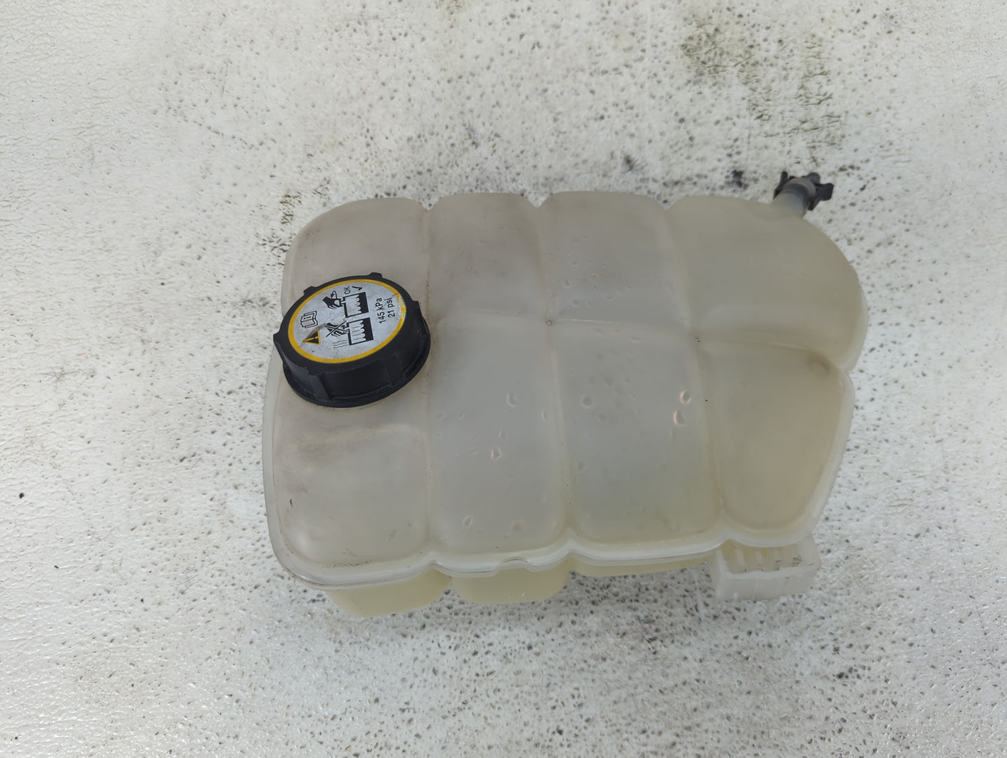 2013-2016 Ford Escape Radiator Coolant Overflow Expansion Tank Bottle - Oemusedautoparts1.com