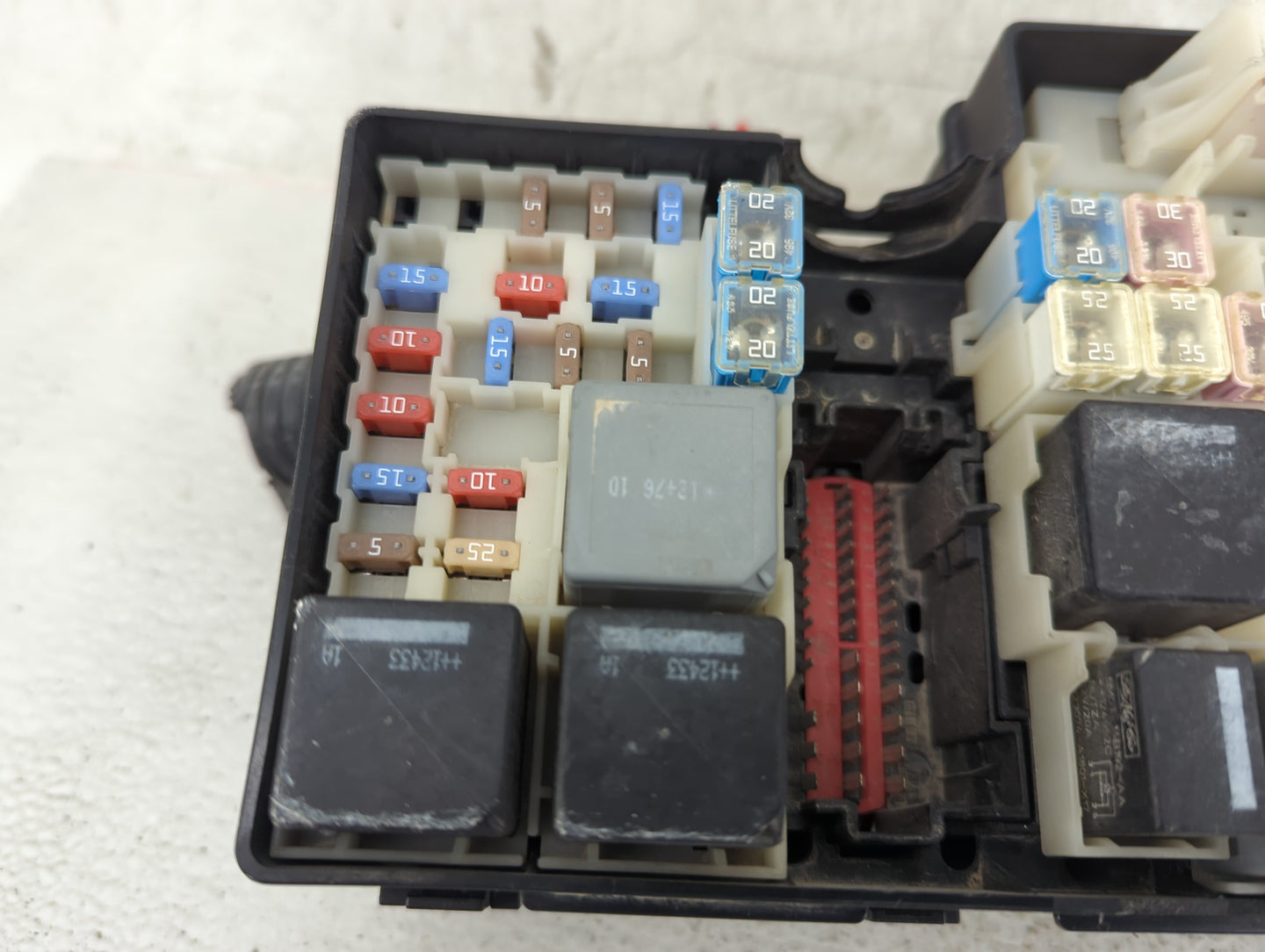 2013-2016 Ford Escape Fusebox Fuse Box Panel Relay Module P/N:AV6T-14A067-AC Fits Fits 2013 2014 2015 2016 OEM Used Auto Par