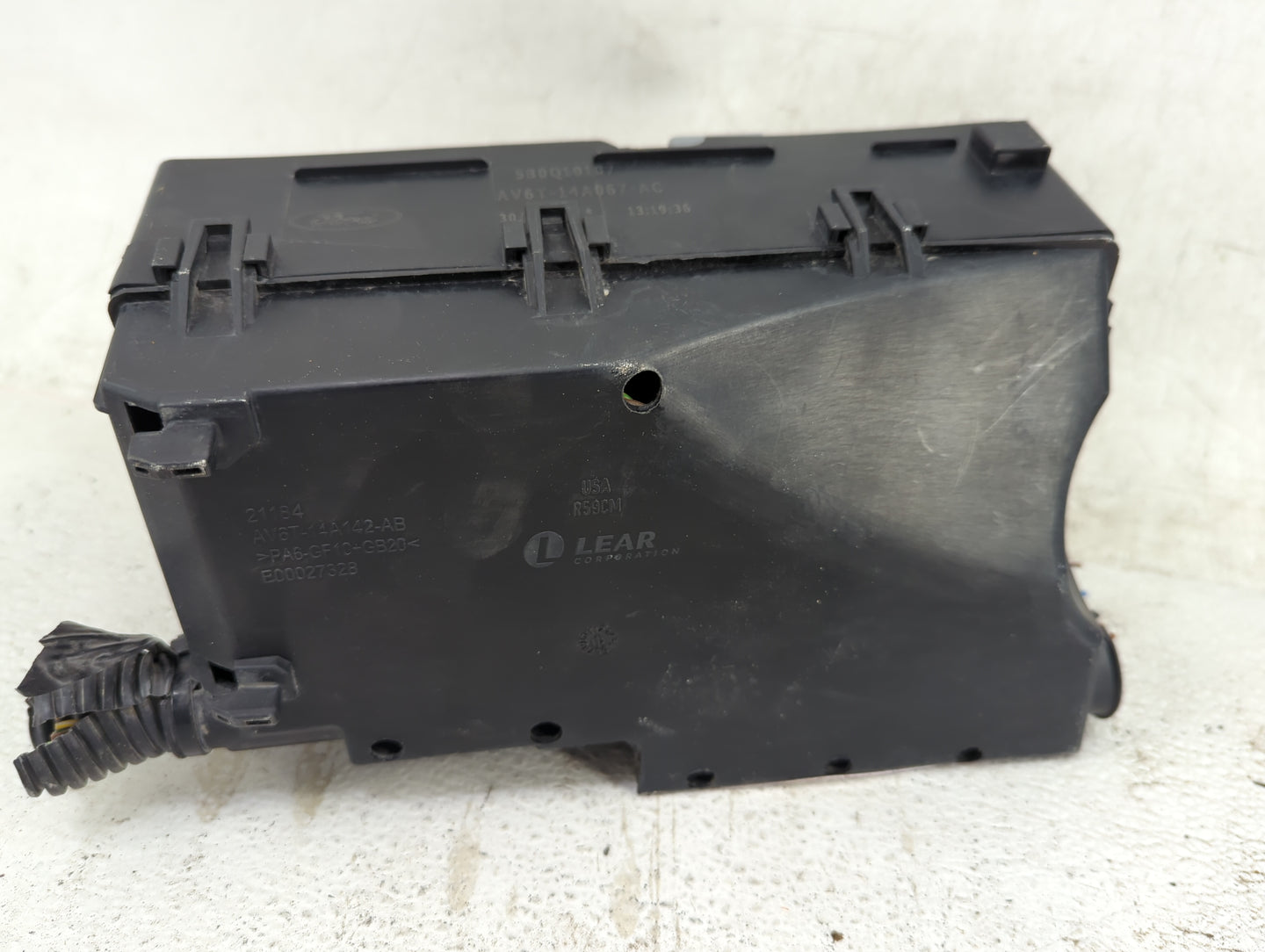 2013-2016 Ford Escape Fusebox Fuse Box Panel Relay Module P/N:AV6T-14A067-AC Fits Fits 2013 2014 2015 2016 OEM Used Auto Par