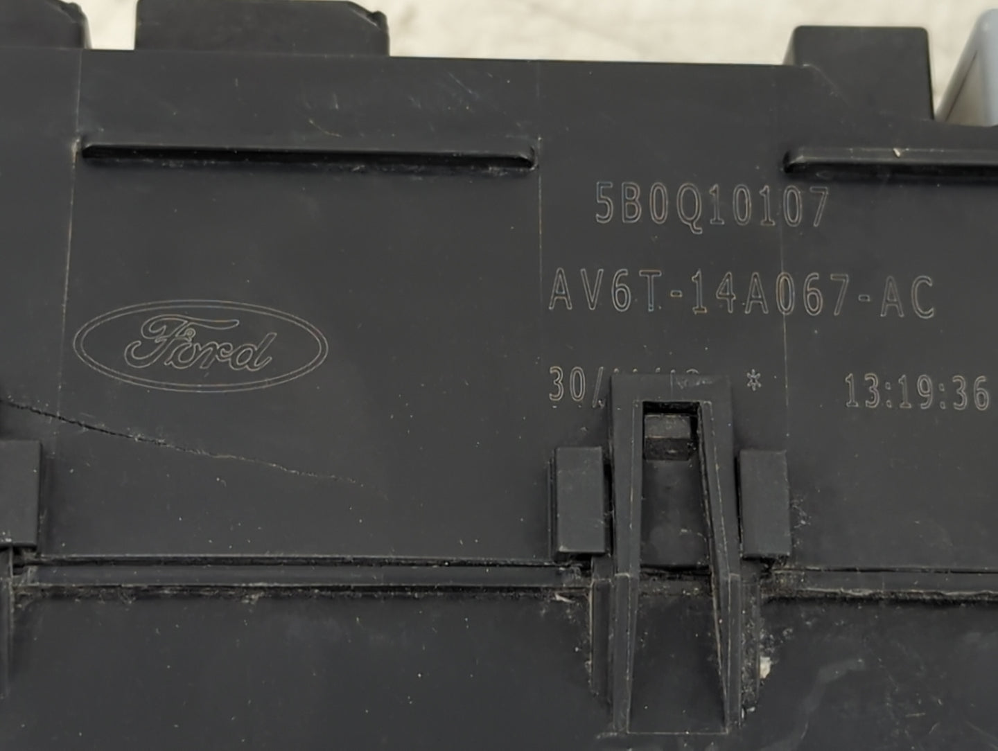 2013-2016 Ford Escape Fusebox Fuse Box Panel Relay Module P/N:AV6T-14A067-AC Fits Fits 2013 2014 2015 2016 OEM Used Auto Par