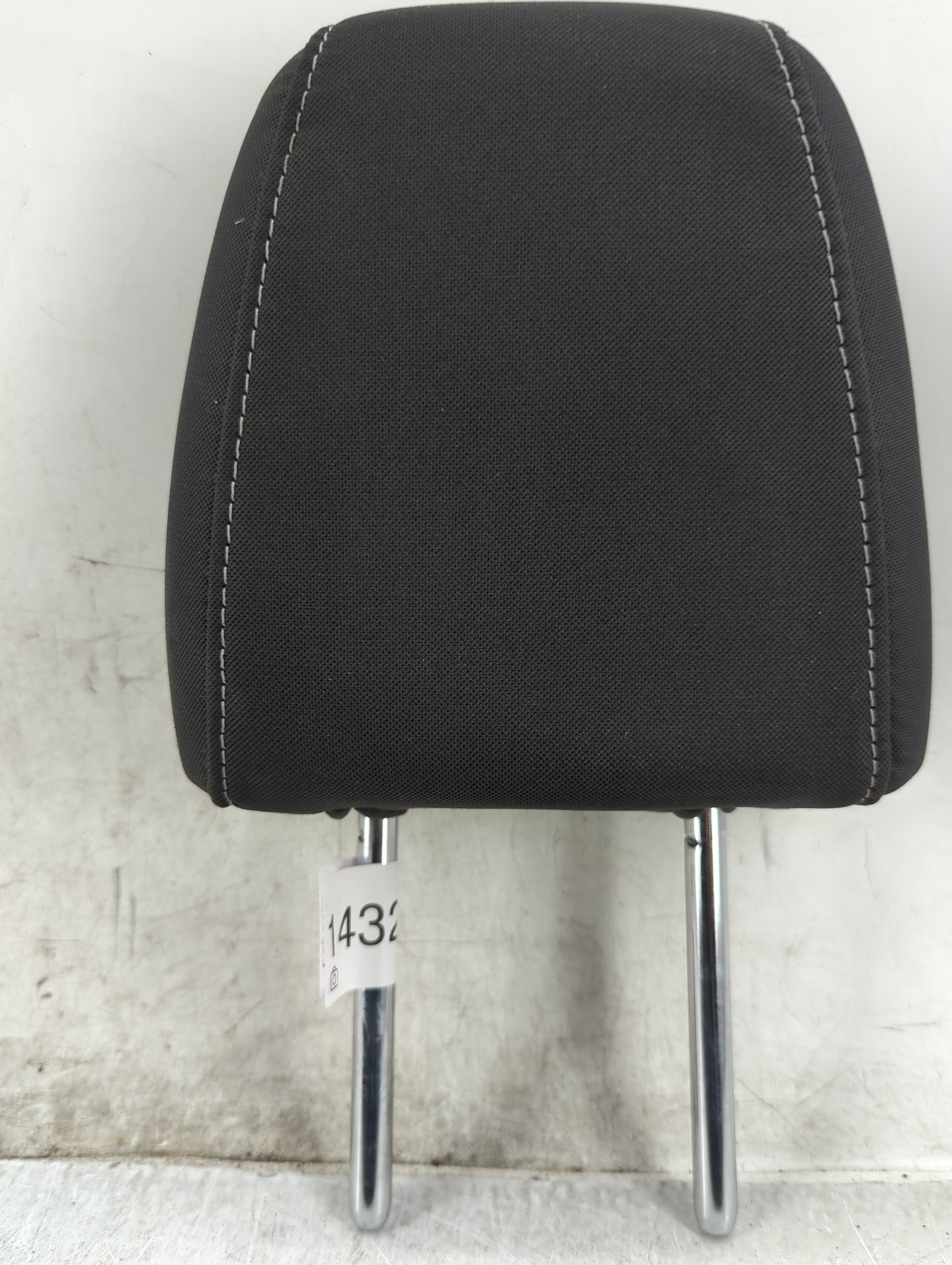 2013-2015 Ford Escape Headrest Head Rest Front Driver Seat Black - Oemusedautoparts1.com