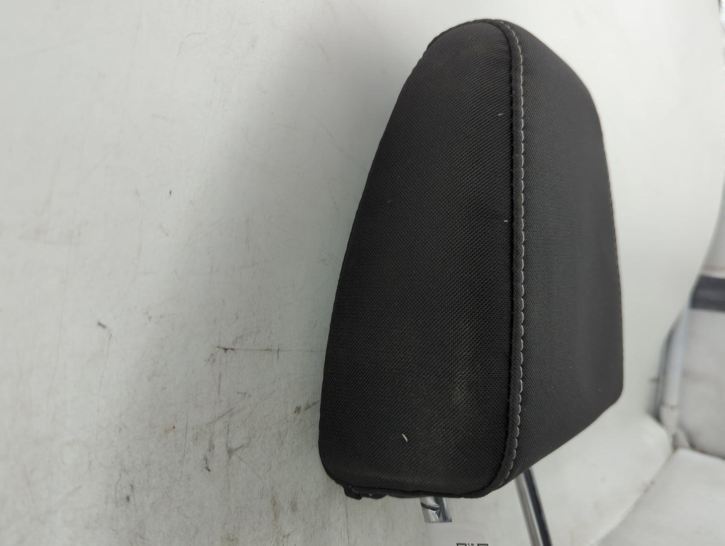 2013-2015 Ford Escape Headrest Head Rest Front Driver Seat Black - Oemusedautoparts1.com