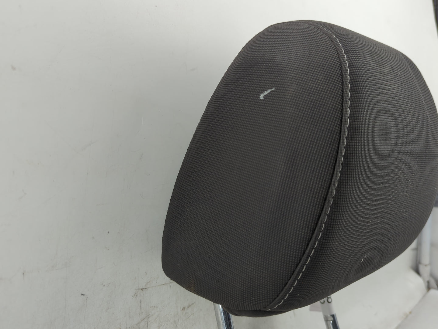 2013-2015 Ford Escape Headrest Head Rest Front Driver Seat Black - Oemusedautoparts1.com