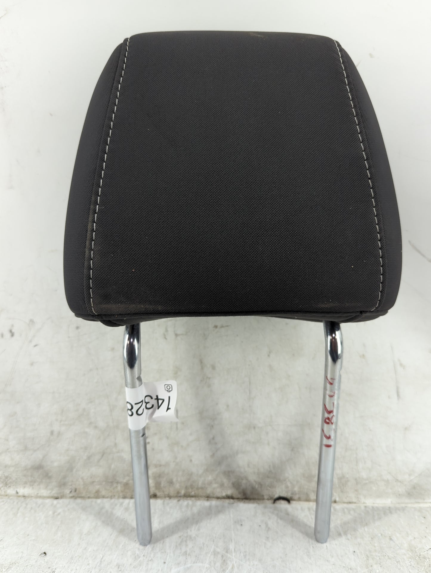 2013-2015 Ford Escape Headrest Head Rest Front Driver Seat Black - Oemusedautoparts1.com