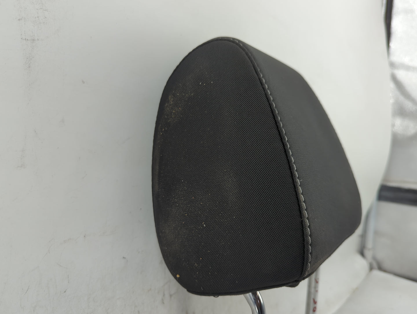 2013-2015 Ford Escape Headrest Head Rest Front Driver Seat Black - Oemusedautoparts1.com