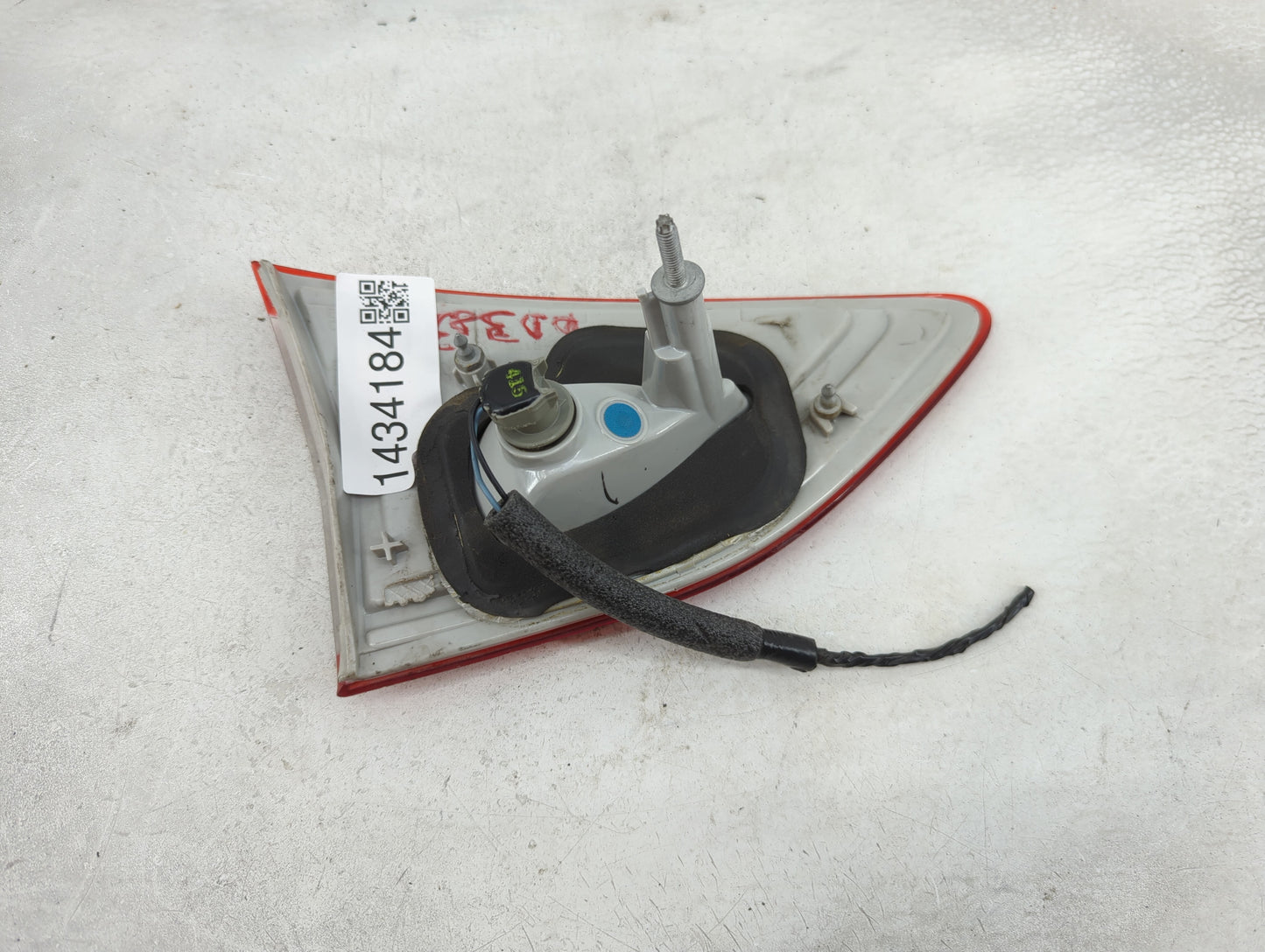 2013-2016 Ford Escape Tail Light Assembly Passenger Right OEM P/N:CJ5X-15515-A Fits Fits 2013 2014 2015 2016 OEM Used Auto P