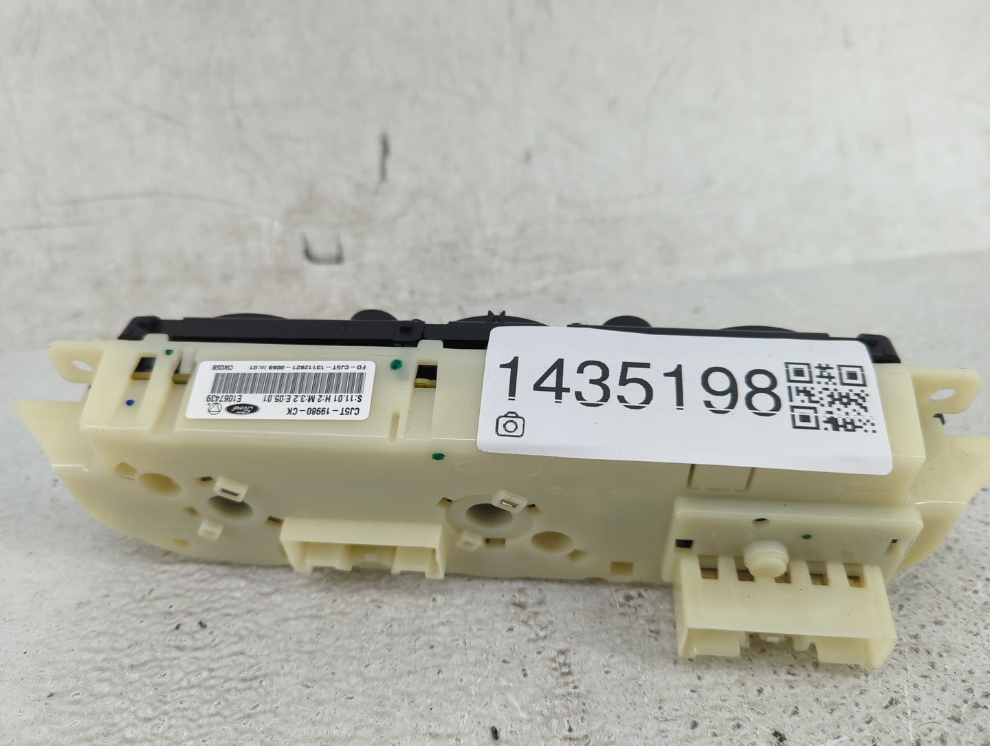 2013-2016 Ford Escape Climate Control Module Temperature AC/Heater Replacement P/N:CJ5T-19980-CK FD-CJ5T-13112621-0068 Fits 