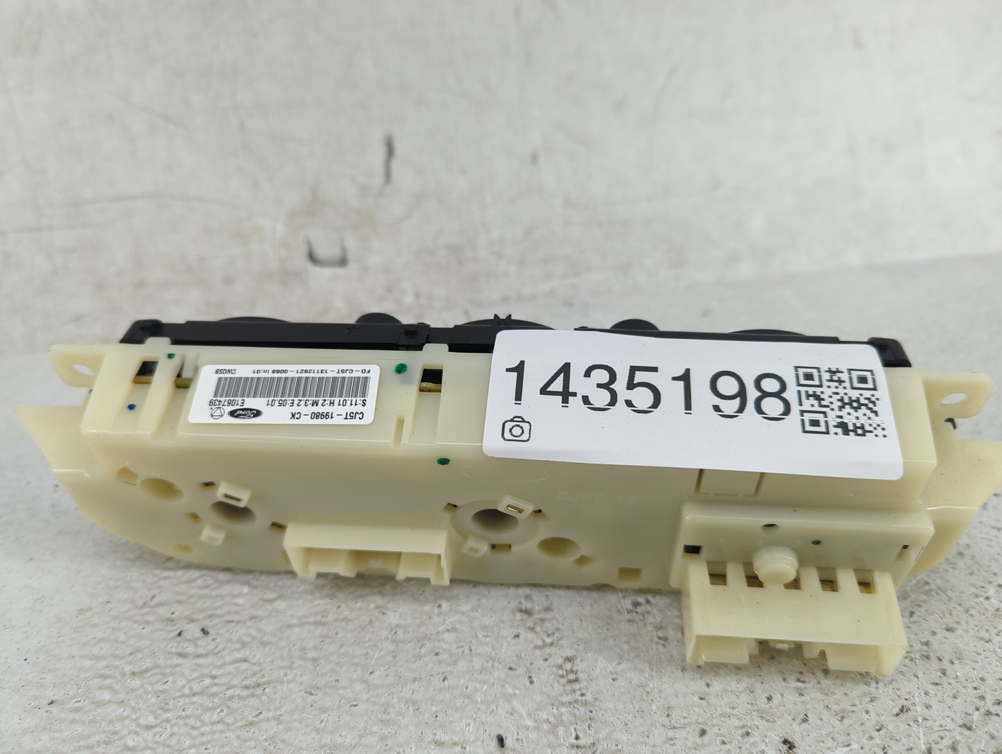 2013-2016 Ford Escape Climate Control Module Temperature AC/Heater Replacement P/N:CJ5T-19980-CK FD-CJ5T-13112621-0068 Fits 