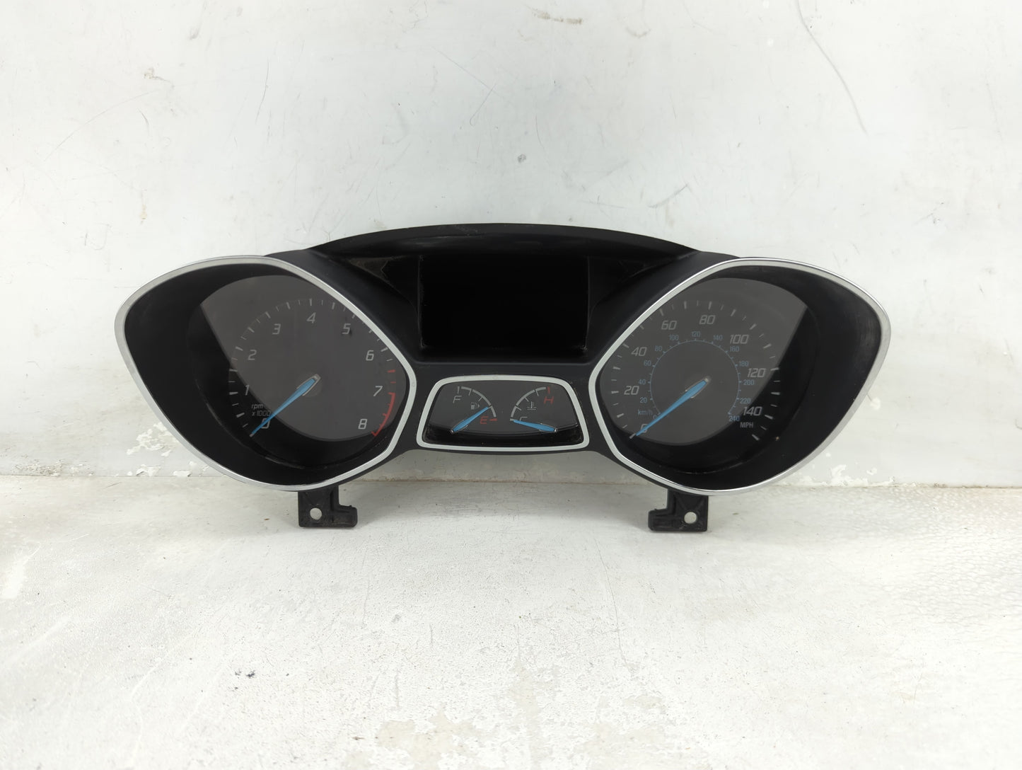 2013-2014 Ford Escape Instrument Cluster Speedometer Gauges P/N:VPCL8F-10894-B Fits Fits 2013 2014 OEM Used Auto Parts - Oem