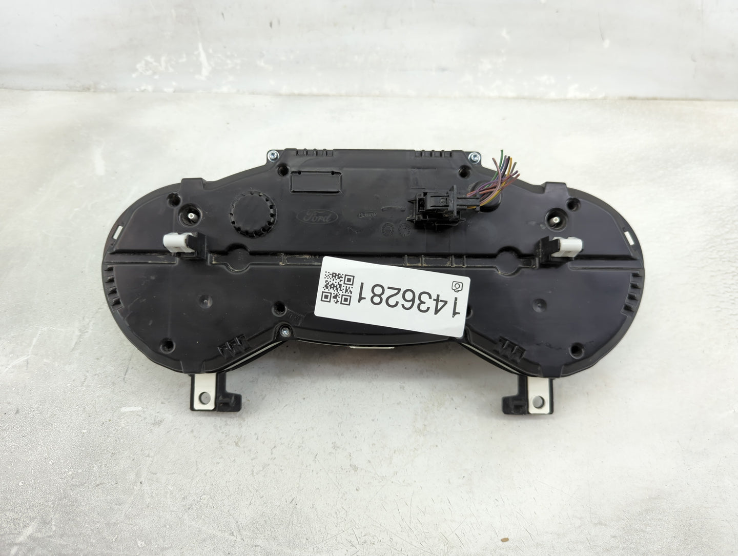 2013-2014 Ford Escape Instrument Cluster Speedometer Gauges P/N:VPCL8F-10894-B Fits Fits 2013 2014 OEM Used Auto Parts - Oem