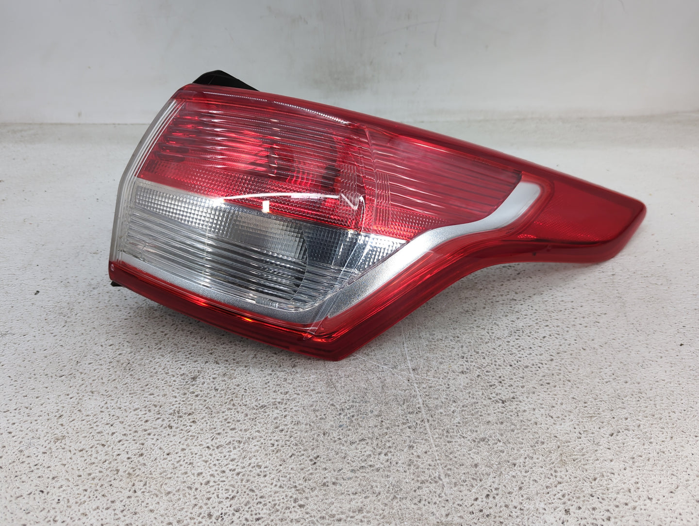 2013-2016 Ford Escape Tail Light Assembly Passenger Right OEM Fits Fits 2013 2014 2015 2016 OEM Used Auto Parts - Oemusedaut