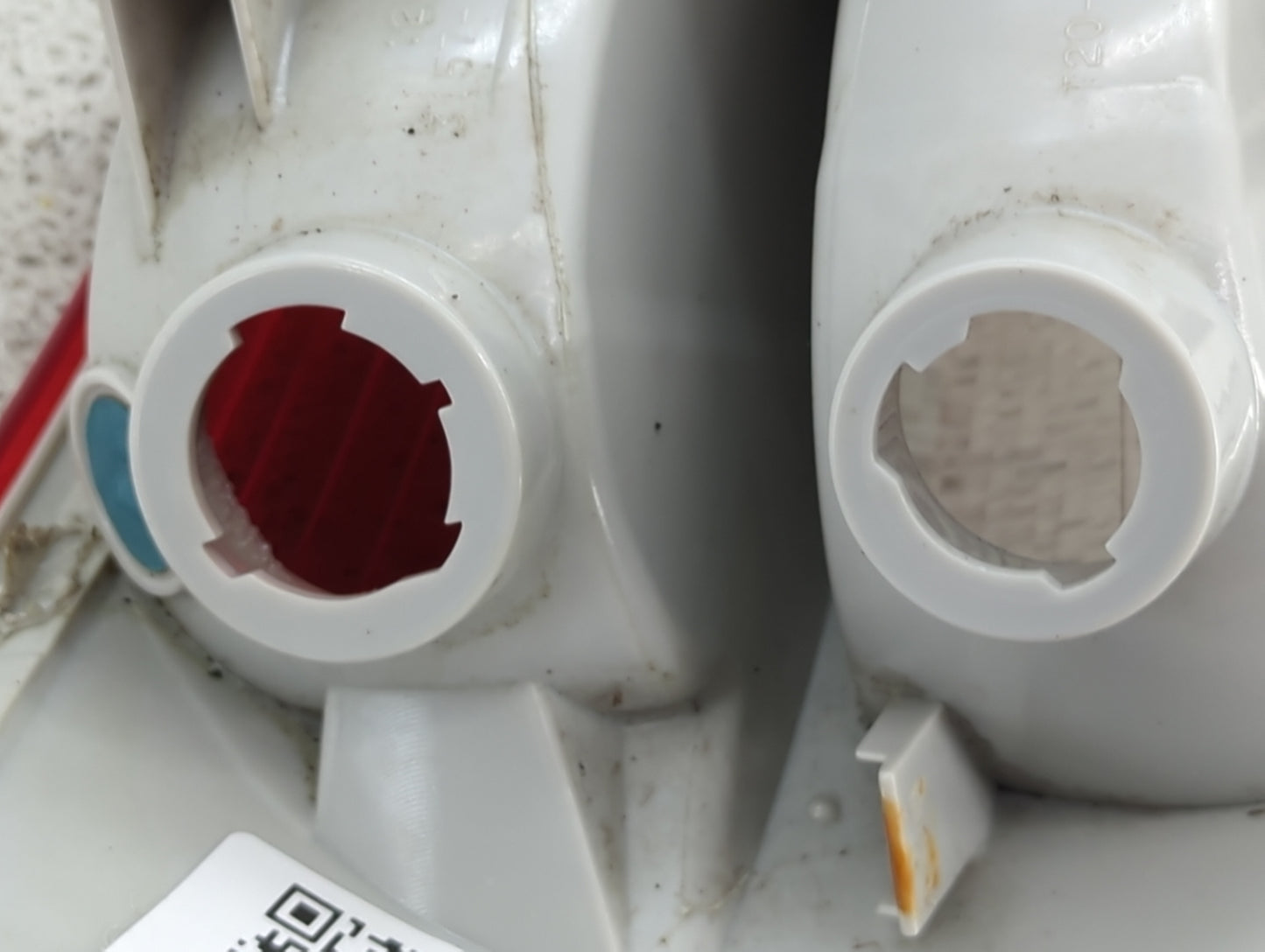 2013-2016 Ford Escape Tail Light Assembly Passenger Right OEM Fits Fits 2013 2014 2015 2016 OEM Used Auto Parts - Oemusedaut